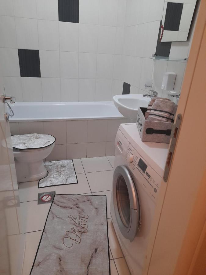 Apartman Aurora Νόβι Σαντ Εξωτερικό φωτογραφία